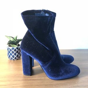 NWT Steve Madden velour booties